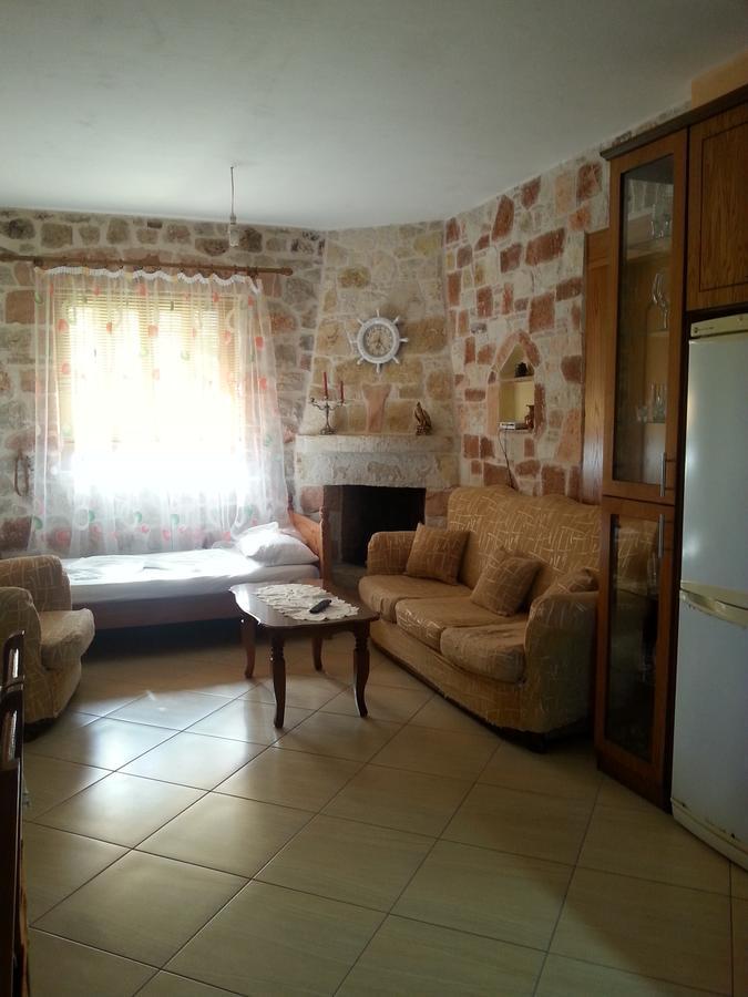 Altin Skrapari Guesthouse Ksamil Exterior foto