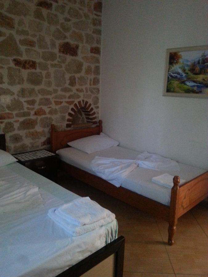Altin Skrapari Guesthouse Ksamil Exterior foto